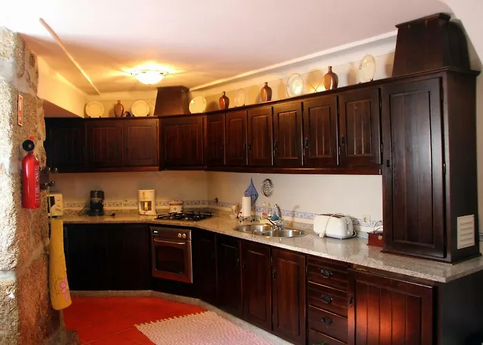 Casa Pissarra * Linhares (Guarda)